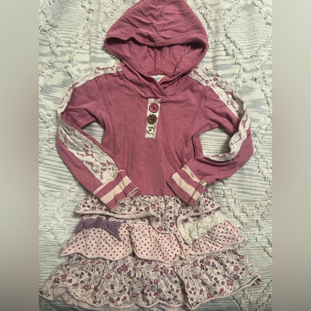 Size 6 naartjie girls sweatshirt dress.